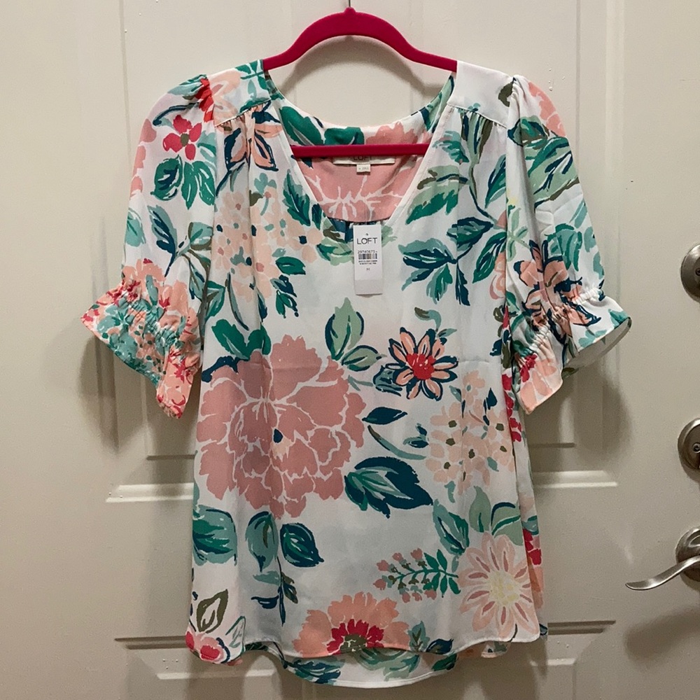 Loft v neck puff sleeve top NWT
